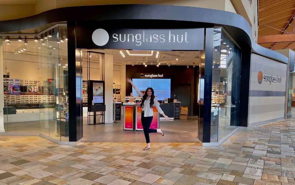 Sunglass Hut Mission, Benefits, and Work Culture 