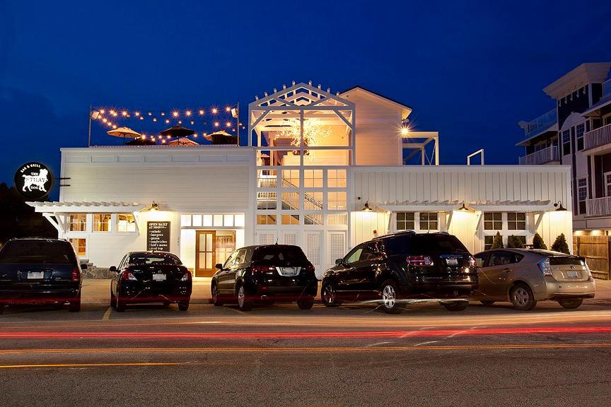 The Stray Dog Bar and Grill Mission, Benefits, and Work Culture