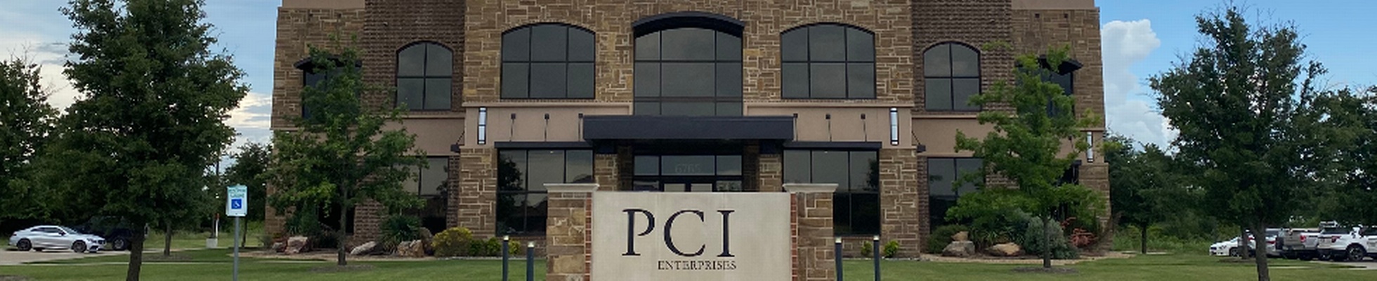 Company banner showing Visual Corporation branding