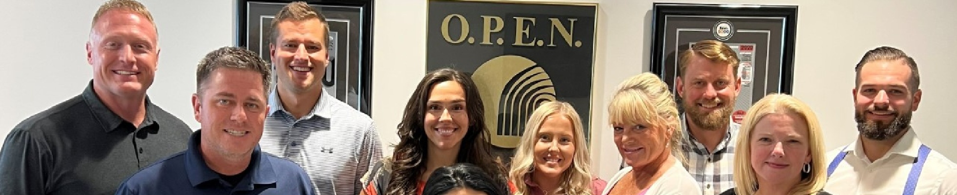 Company banner showing Visual Corporation branding