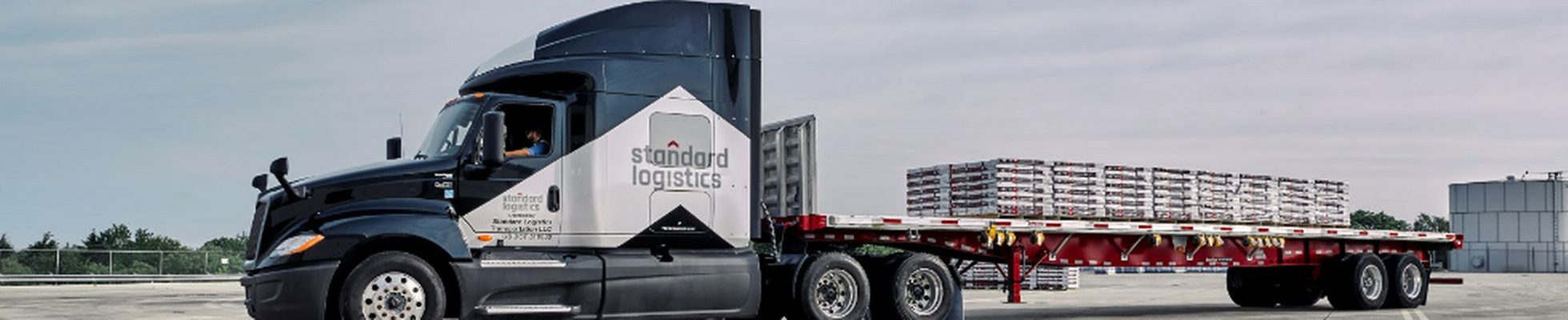 Company banner showing Visual Corporation branding