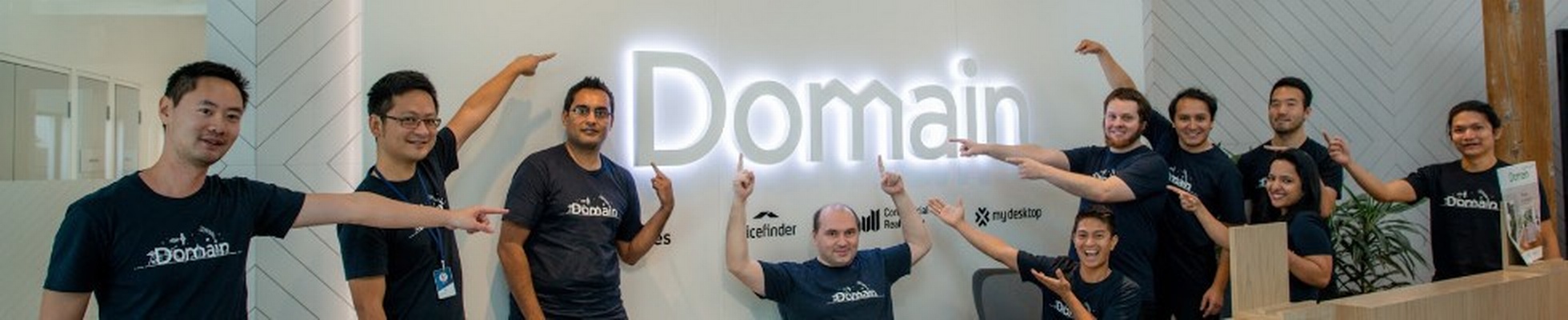 Company banner showing Visual Corporation branding