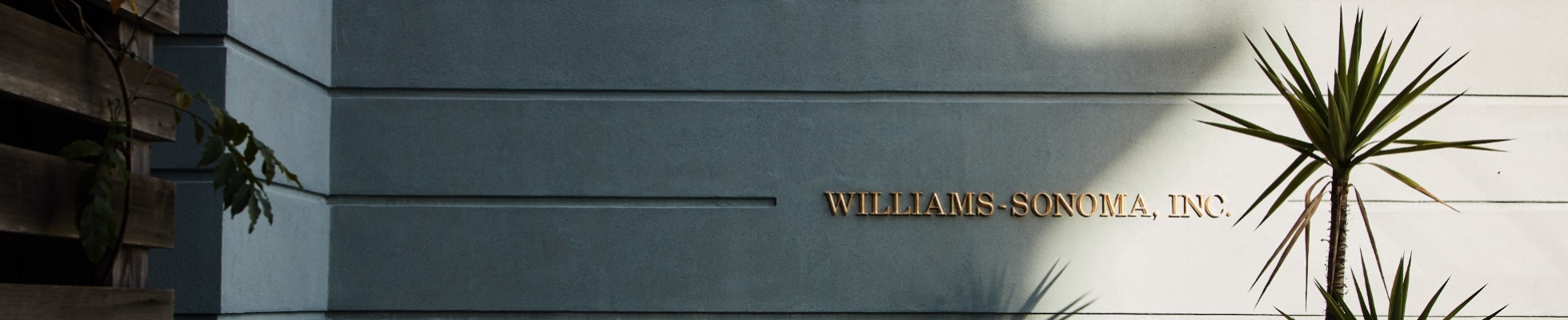Company banner showing Visual Corporation branding
