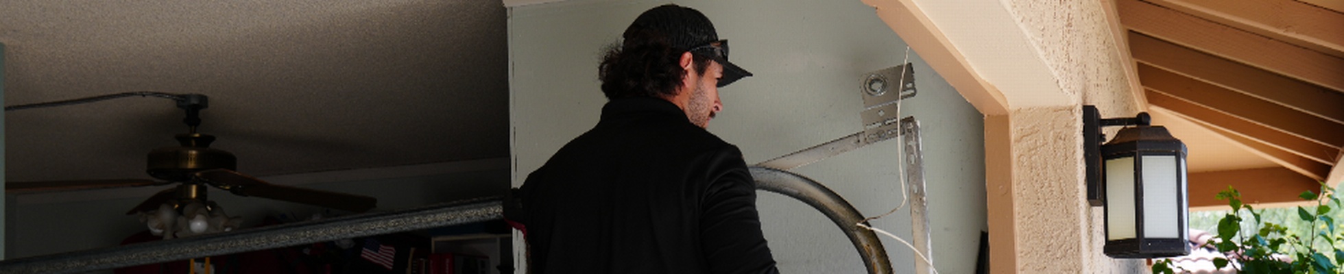Don's Garage Doors logo