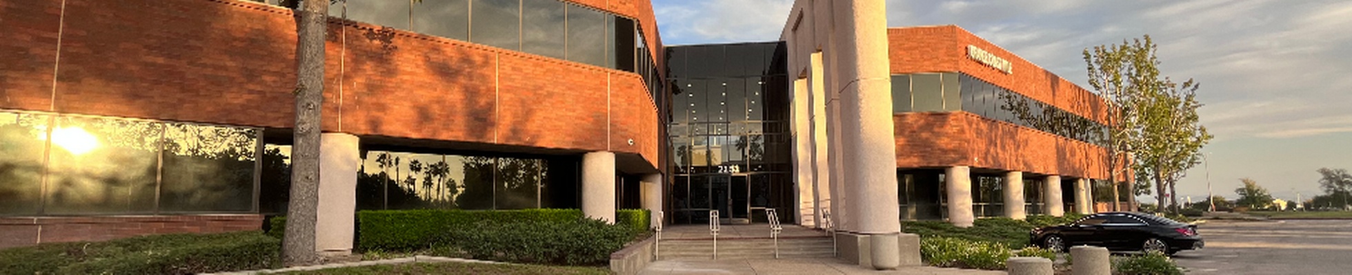 Company banner showing Visual Corporation branding