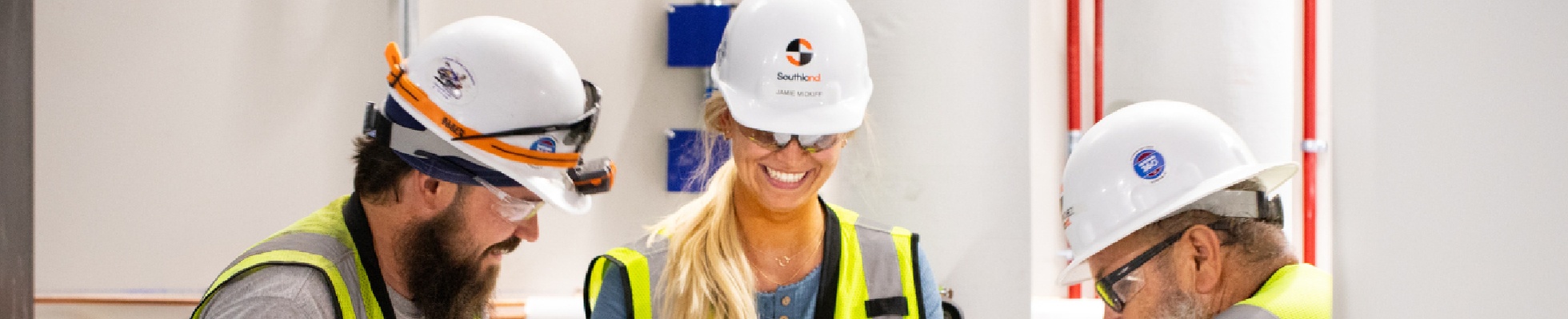 Company banner showing Visual Corporation branding