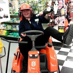 Roy's General Store logo