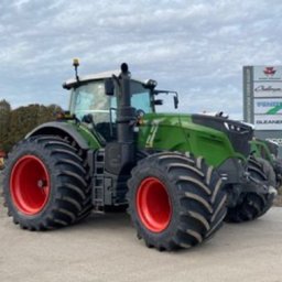 Advantage Farm Equipment Logo